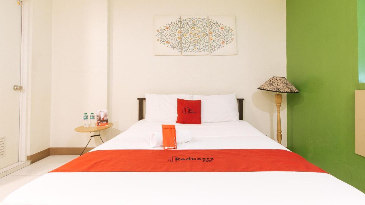 Reddoorz Plus @ Kamuning Bandar Quezon Luaran gambar